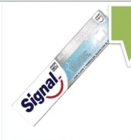 zubná pasta Signal Complete 8 Nature Elements s bieliacim účinkom, obohatená o prírodné zložky ako je sóda bikarbóna, rozmarín a mäta.